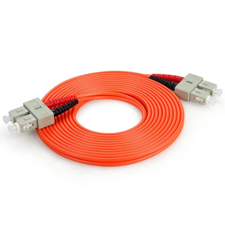 Pielāgots savienotājs SC UPC Fiber Pigtails kabelis 62.5 / 125 multimoda optisko šķiedru plāksteris